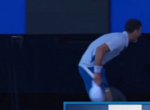 ŠTA TO RADI NOVAK? Đoković tokom meča komunicirao sa Kirjosom, ovaj potez niko nije očekivao (VIDEO)