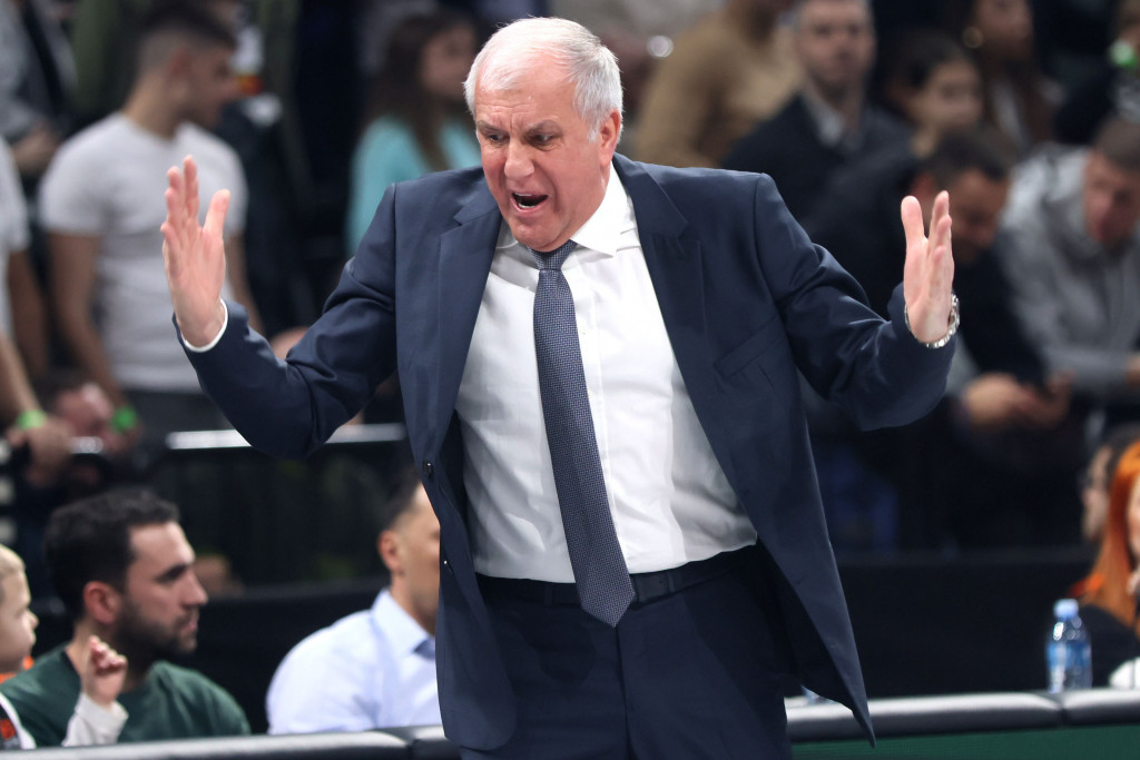 OBRADOVIĆ U NEVERICI Trener Partizana nije mogao da nađe reči da objasni poraz od Virtusa