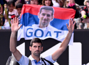 TO JE NOVAK ĐOKOVIĆ Političarka nije primetila da je Nole sve vreme pored nje, kad ga je ugledala, nastao je haos