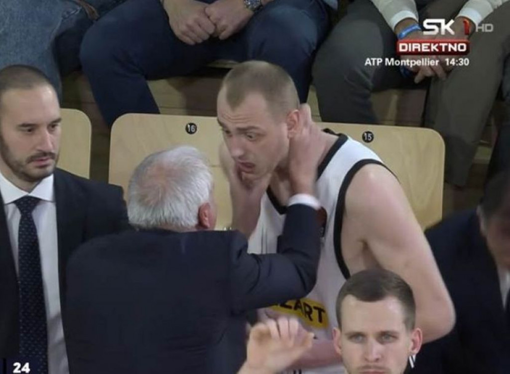OBRADOVIĆ BESAN NA SMAILAGIĆA Žoc očitao lekciju centru i izveo ga iz igre (FOTO)