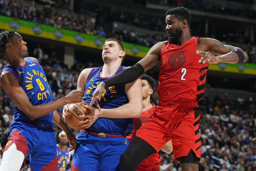 FOTKA KOJA JE SVE ŠOKIRALA Kakve batine Jokić trpi u NBA ligi, najbolje pokazuje ova fotografija posekotine na Nikolinoj ruci (FOTO)