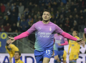 DAJTE MU, BRE, DA IGRA! Jović ponovo dokazao da zaslužuje startnih 11, bolji je od svih u Milanu