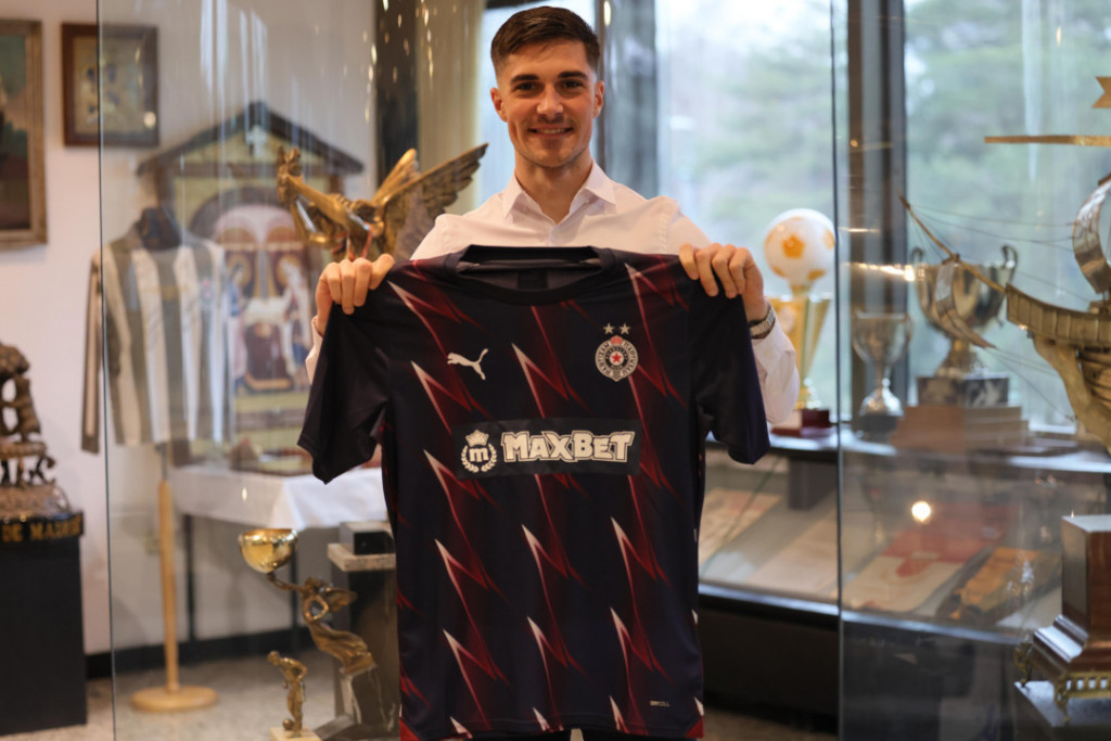 DETE KLUBA SE I ZVANIČNO VRATILO KUĆI Janković jednom rečju opisao povratak u Partizan