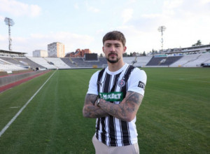 CRNO-BELI KOMPLETIRALI ZIMSKI PRELAZNI ROK Bojan Kovačević sada i zvanično u Partizanu