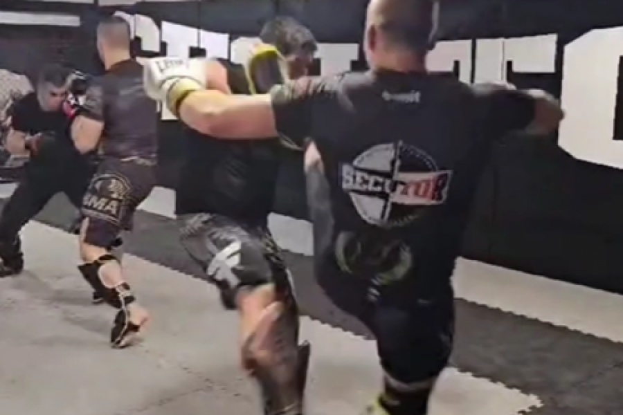 SREĆO, GDE SI? Čekala ga je borba karijere, ali zbog bizarne povede na treningu mora na dugu pauzu (VIDEO)