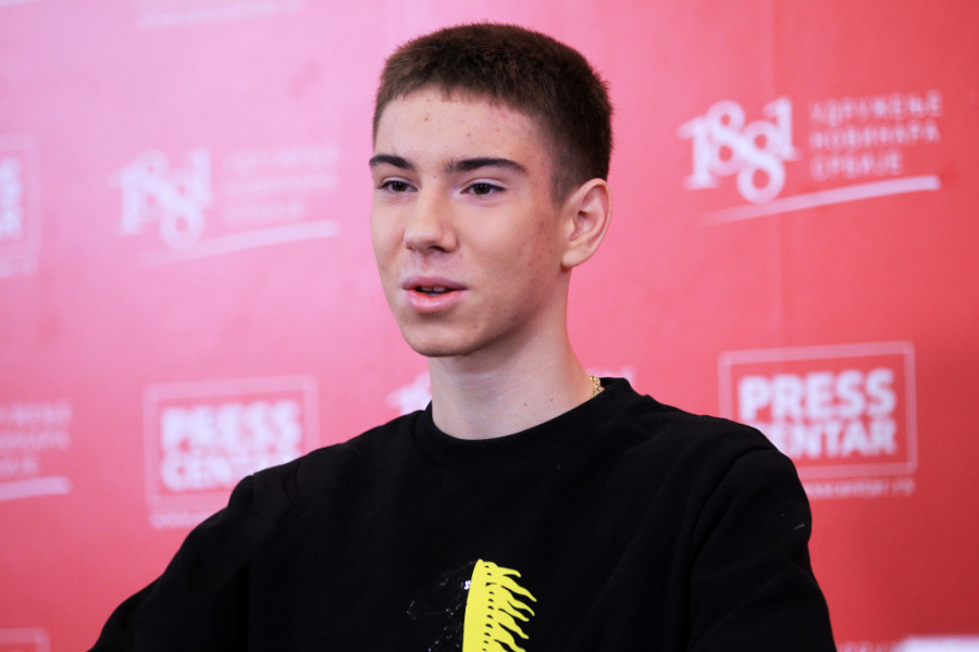 SRPSKA MUNJA SANJA VELIKE SNOVE Andrija Kostić napravio prvi korak ka zvezdama, želi da nasledi Luisa Hamiltona