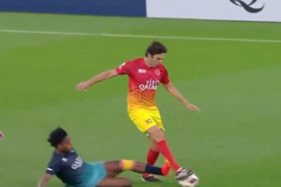 KAKAV POGIBENI START Čovek koji nije znao ko je Novak Đoković uklizao u noge slavnom fudbaleru (VIDEO)