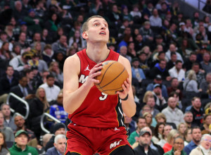 UBACIO ČETIRI TROJKE Nikola Jović blistao u važnoj pobedi Majamija
