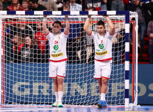 SRBIJI TREBA ČUDO ZA MUNDIJAL Poraz od Španaca, gol u poslednjem napadu za nadu "Orlova"
