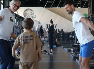 NOLE TRENIRA PUNOM PAROM PRED INDIJAN VELS Đoković objavio snimak iz teretane, društvo mu pravi sin Stefan (VIDEO)