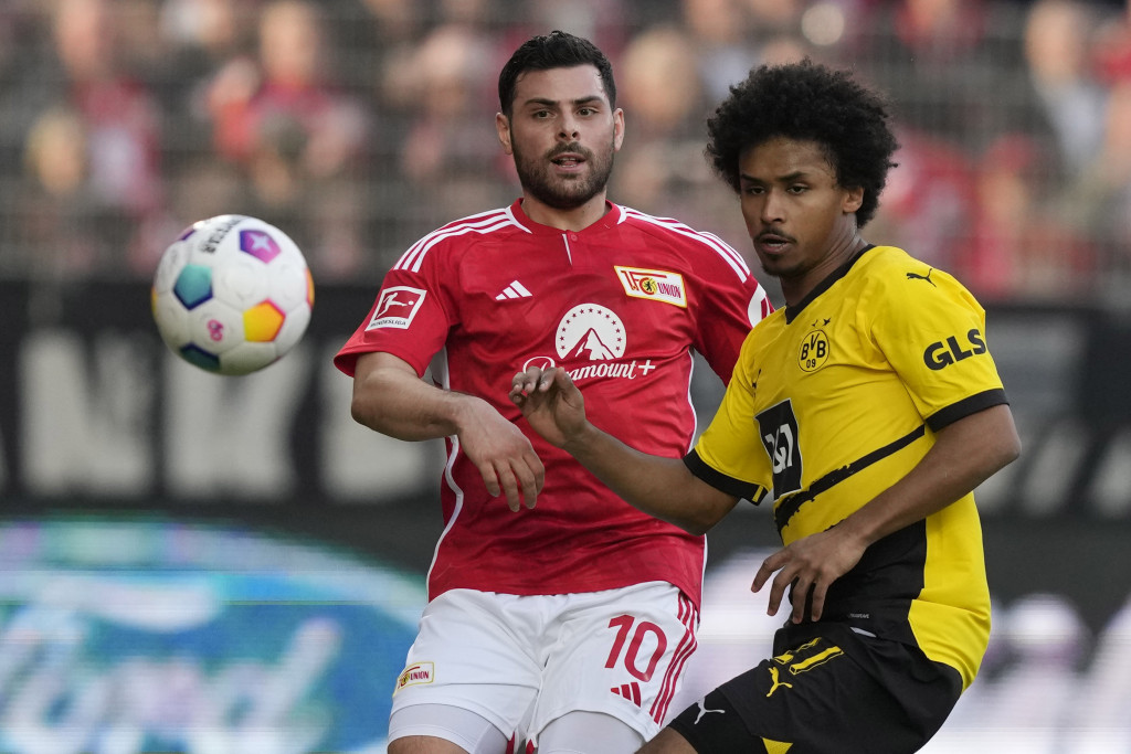 DORTMUND SE VRATIO NA POBEDNIČKI KOLOSEK Augzburg brojao do šest, Lajpcig slavio posle preokreta