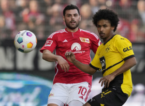 DORTMUND SE VRATIO NA POBEDNIČKI KOLOSEK Augzburg brojao do šest, Lajpcig slavio posle preokreta