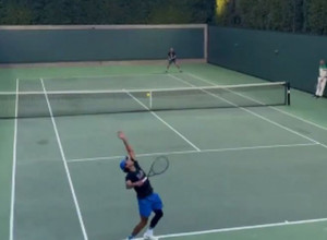 NOLE FURIOZNO TRENIRA PRED INDIJAN VELS Đoković sparingovao sa Amerikancem indijskog porekla, 1186. teniser sveta dobro namučio Novaka (VIDEO)