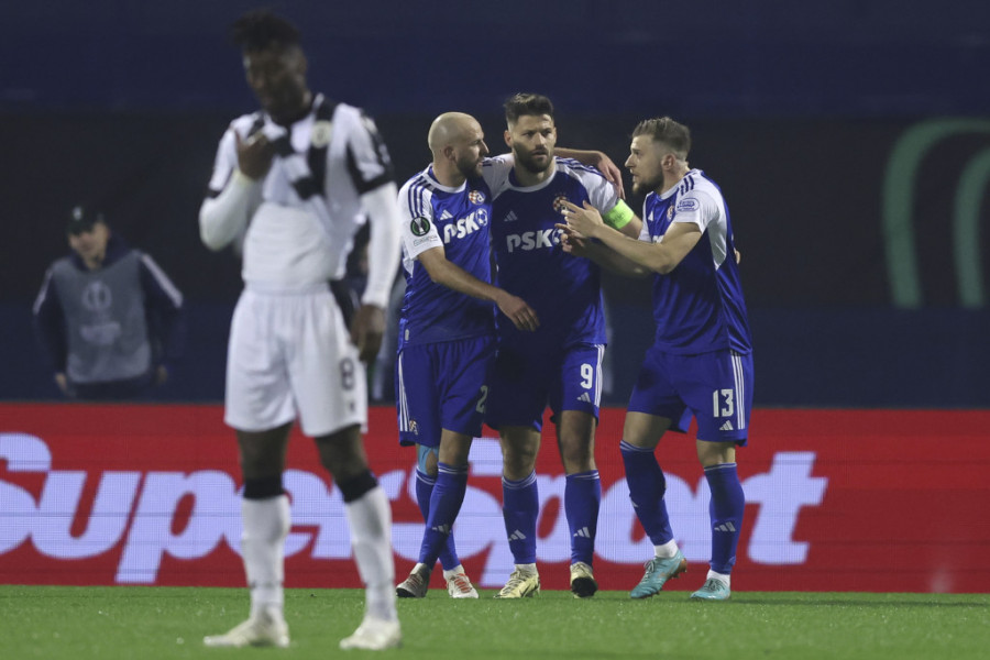 APSURD U HRVATSKOM FUDBALU Haos u Dinamu - trener priključio sina prvom timu, i to pred derbi sa Hajdukom