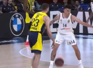 PRLJAV START ARGENTINCA Dek fudbalskim potezom faulirao Gudurića, Srbin pretrpeo užasne bolove (VIDEO)