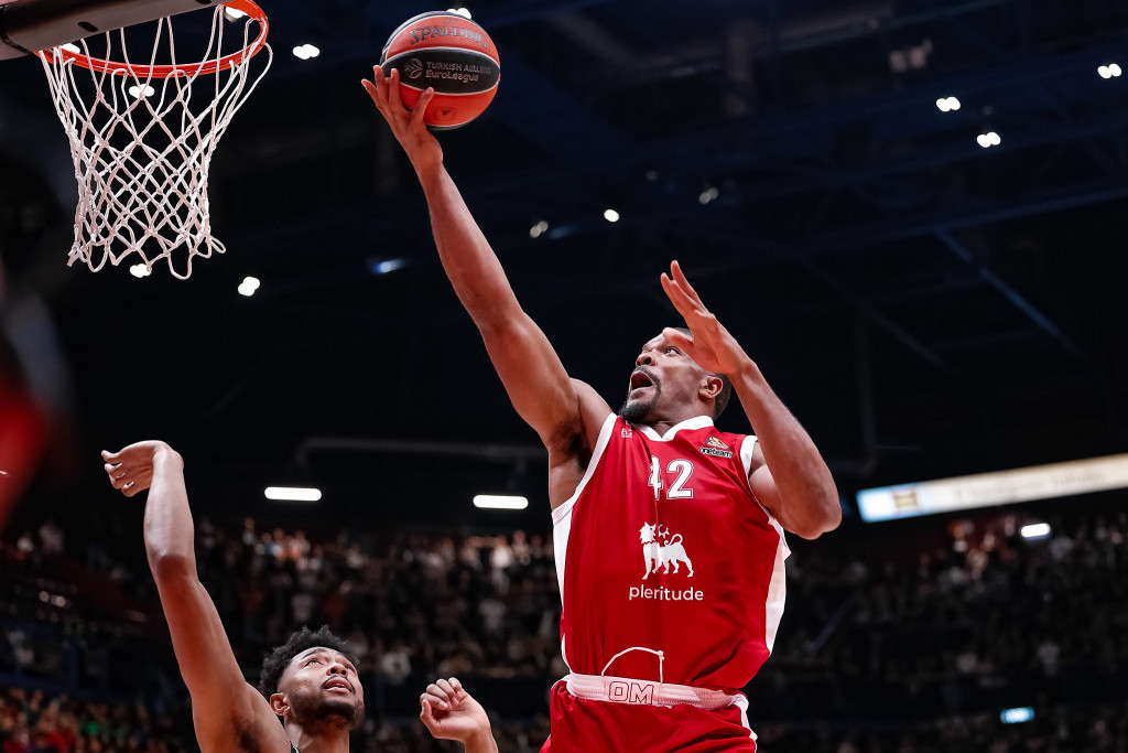 LOŠE VESTI IZ MILANA Armani u tesnoj završnici slomio Fener, evo šta to znači za Partizan