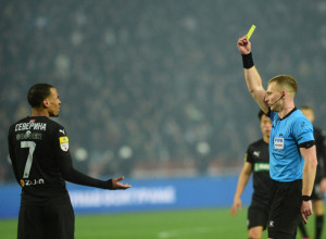 SUDIJSKA SRAMOTA SA DERBIJA Ilić opsovao fudbalera Partizana! (VIDEO)