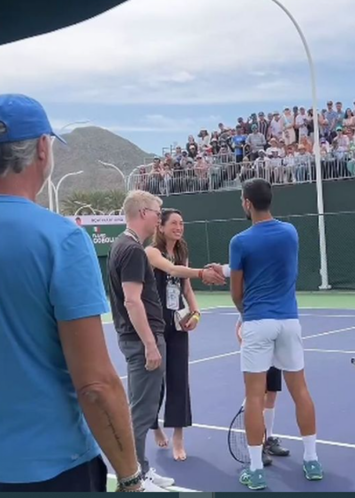 NOLE JE FACA Đoković igrao tenis sa decom velike legende