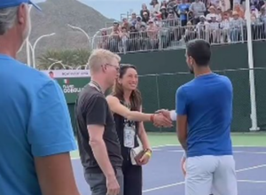 NOLE JE FACA Đoković igrao tenis sa decom velike legende