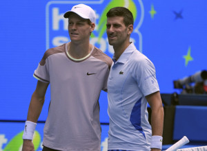 NE KRADI FORE, JA(D)NIČE Siner KOPIRAO Đokovića, ali je izostavio ono NAJVAŽNIJE (VIDEO)