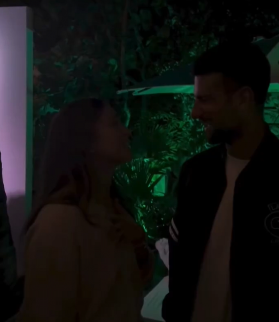 ŠTA LI ĆE NA OVO REĆI JELENA? Novak u prisnom razgovoru sa kanadskom bombom (FOTO)
