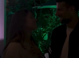 ŠTA LI ĆE NA OVO REĆI JELENA? Novak u prisnom razgovoru sa kanadskom bombom (FOTO)