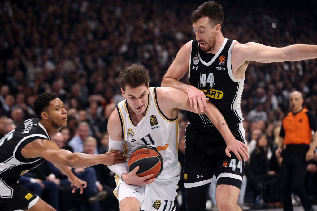 JEDNOM REČENICOM ODUŠEVIO "GROBARE" Hezonja se oglasio i objasnio kakav je osećaj igrati pred navijačima Partizana (VIDEO)