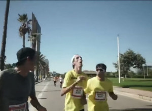 ON JE POKAZAO DA JE SVE MOGUĆE Čovek sa cerebralnom istrčao maraton i oduševio svet (VIDEO)