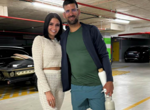 ŠTA ĆE REĆI JELENA? Novak pozirao sa poznatim modelom za odrasle: Nekada je bila perspektivna teniserka, danas prodaje vruće fotke