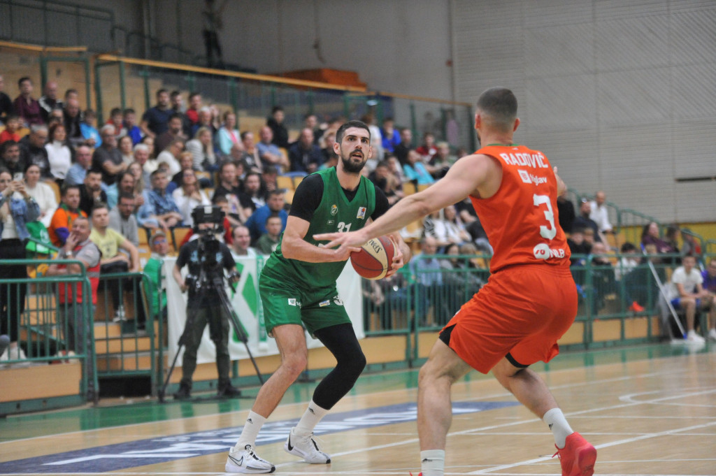 VELIKA KOCKA CEDEVITA OLIMPIJE Krka rešila slovenački derbi, ne pomaže ni skakačka mašina Omić