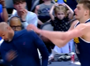 KAKAV BI TO HAOS BIO Jokić bio na ivici da nokautira trenera rivala (VIDEO)