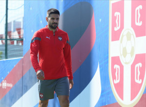 BOLJA VEST NIJE MOGLA DA STIGNE Aleksandar Mitrović se oporavio, vraća se na teren