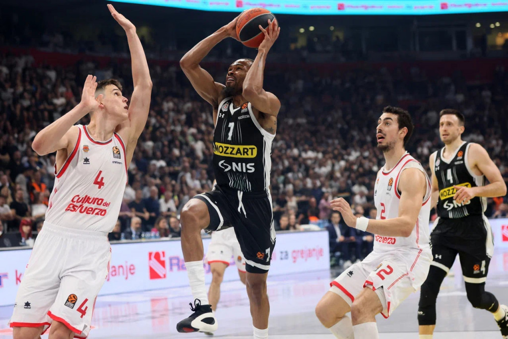 PARTIZAN SE POBEDOM OPROSTIO OD EVROLIGE Naneli i Smit izrešetali Valensiju