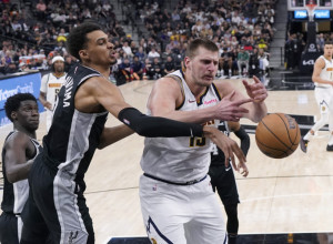 JOKIĆ PROMAŠIO ŠUT ZA POBEDU Denveru nedovoljno +23, u poslednjoj sekundi im izmaklo prvo mesto