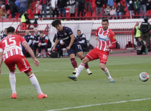 ZVEZDI DERBI TRASIRA PUT DO TITULE Crveno-beli savladali Partizan u meču o kome će se pričati