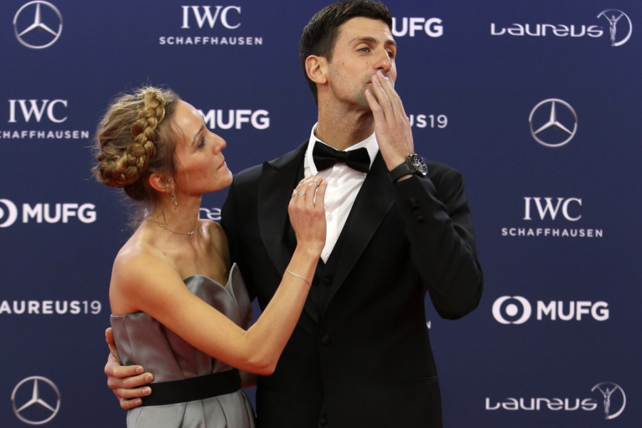 NADAL LJUBOMORAN NA ĐOKOVIĆEVU NAGRADU Rafa STEGAO ZUBE, boli ga jer gleda NOVAKA SA TROFEJOM (FOTO)