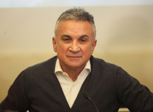 OPERISAN SRĐAN ĐOKOVIĆ Novakov otac zbog komplikacija sa prvom operacijom, morao pod nož