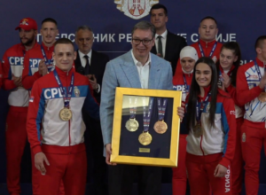PREDSEDNIK VUČIĆ ČESTITAO BOKSERIMA OGROMAN USPEH Radom i uspesima ste vratili veliki broj dece u bokserske sale