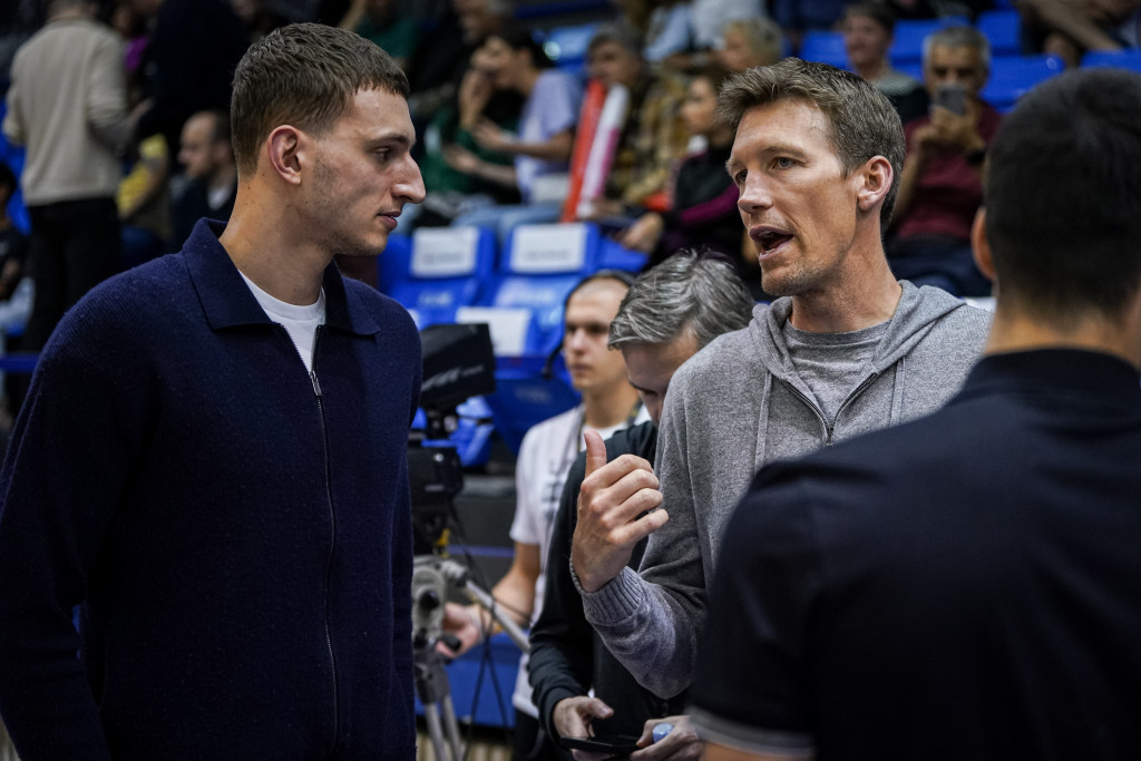 NBA KREM U BEOGRADU Jović i generalni menadžer Golden Stejta gledali Megu i Zvezdu, a tu je bio i jedan poseban gost