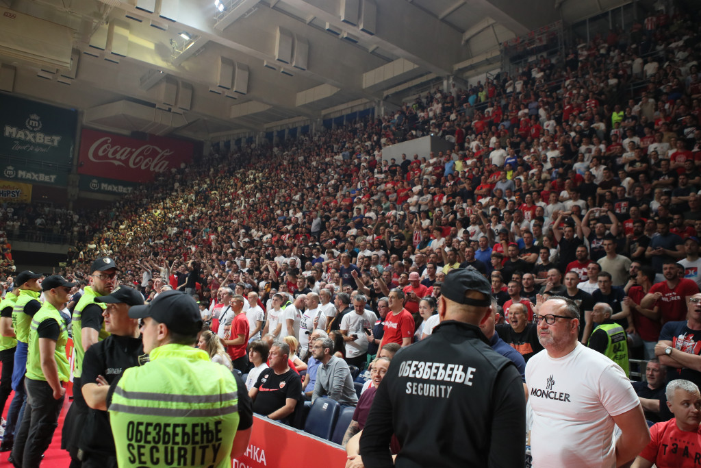 ZAGOLICAO MAŠTU "DELIJA" Zvezdu iz prvog reda gleda NBA as, navijači ga već godinama prizivaju (FOTO)
