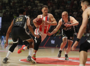 NEDOVIĆ NAČEO, TEO I BOLOMBOJ DOKRAJČILI PARTIZAN Zvezda slomila crno-bele u četvrtoj četvrtini i došla do meč lopte