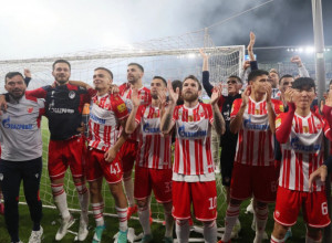 GORI LOZNICA Zvezda podigla pehar Kupa Srbije i došla do nove duple krune (VIDEO)