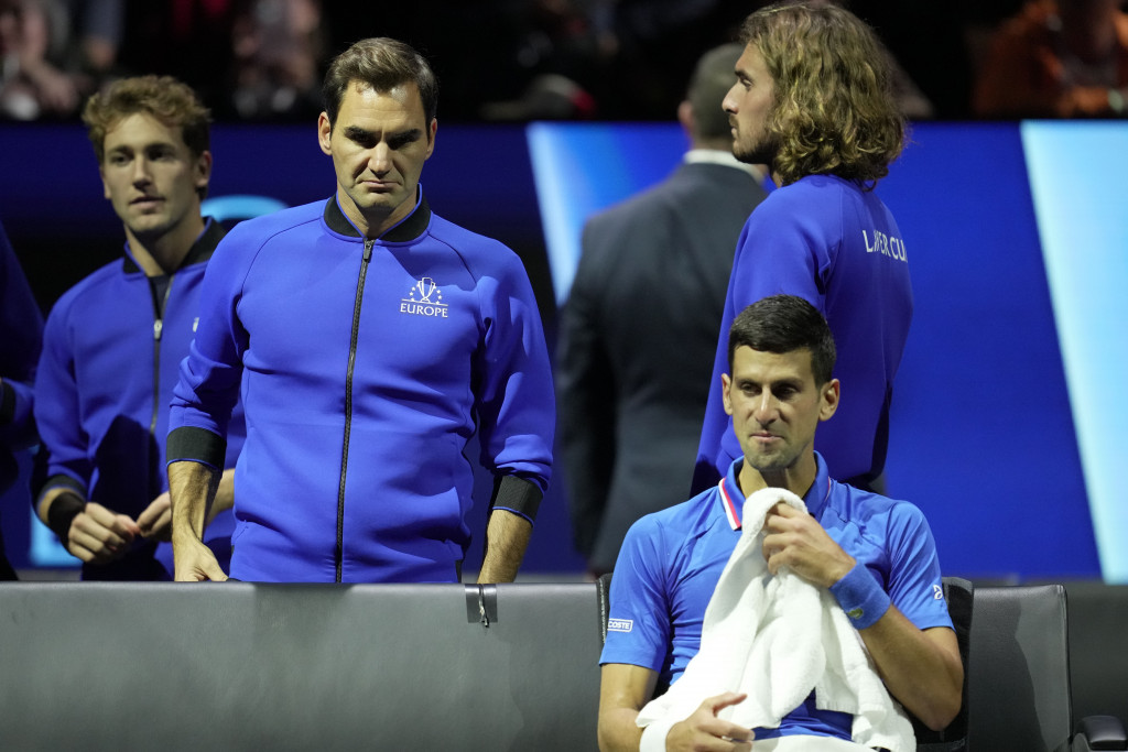 SLIKA KOJA ĆE RAZBESNETI SRBIJU Federer se slikao sa osobom koju ne podnosi čitava naša nacija, poslao je i poruku (FOTO)