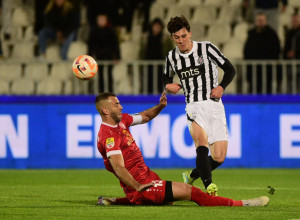 NOVI PROBLEM ZA PARTIZAN Bivši igrač tužio klub, crno-bela kasa lakša za OGROMAN novac