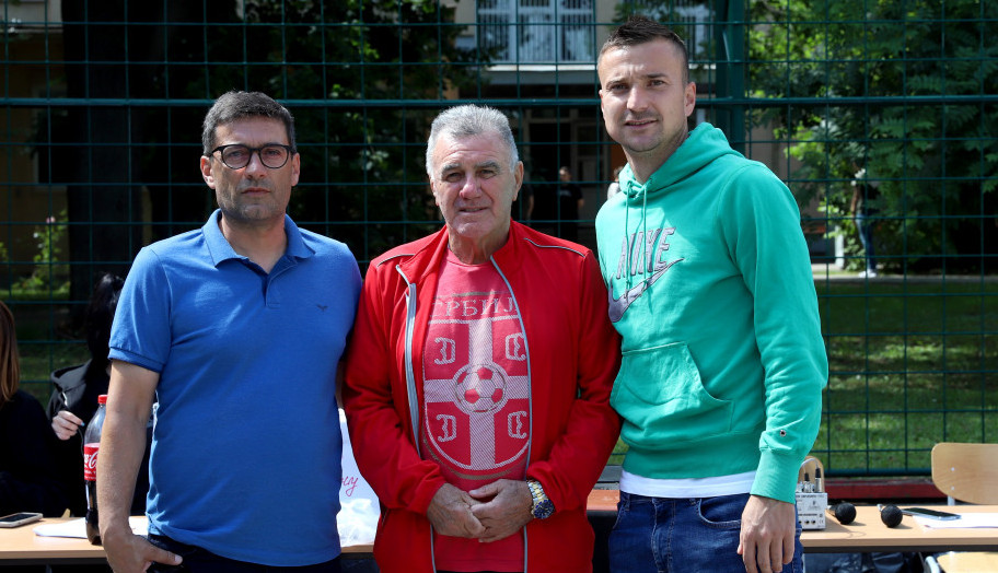 LEP GEST TEHNIČKE ŠKOLE "PTT" Humanitarni turnir za pomoć Jeleni Lazić, pomogli su i sportski velikani (FOTO/VIDEO)