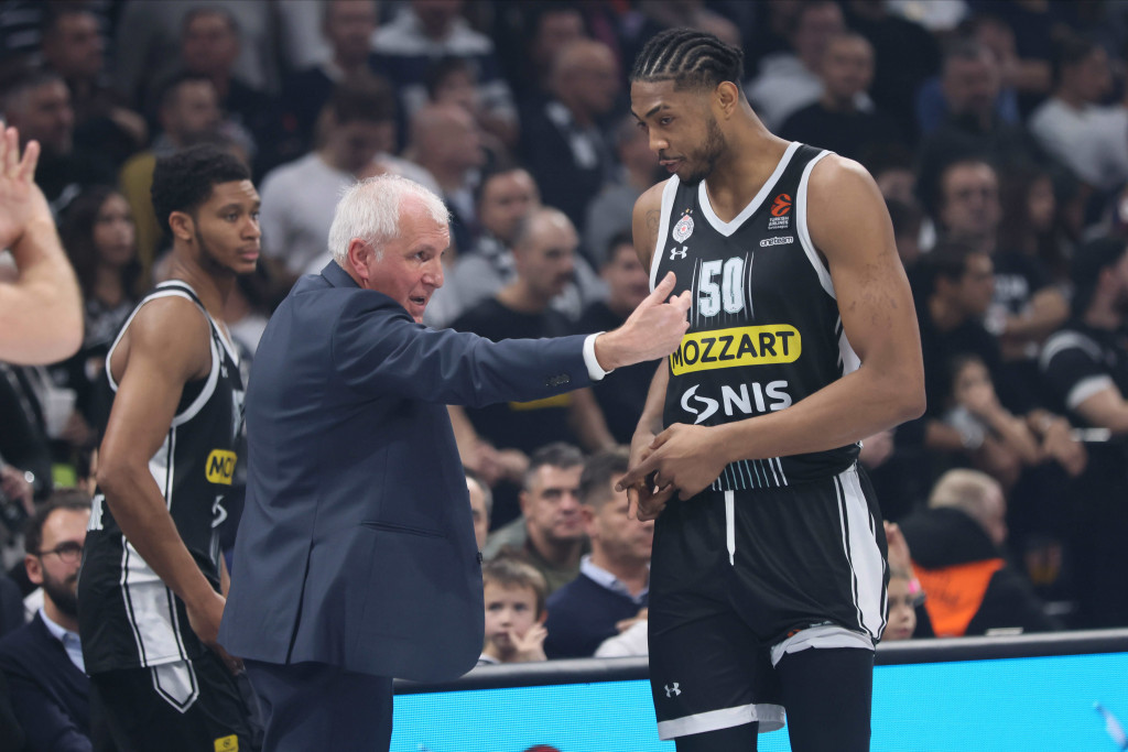 (IPAK) NE OSTAJE U CRNO-BELOM Još jedan košararkaš napušta Partizan, podneo je zahtev za raskid ugovora