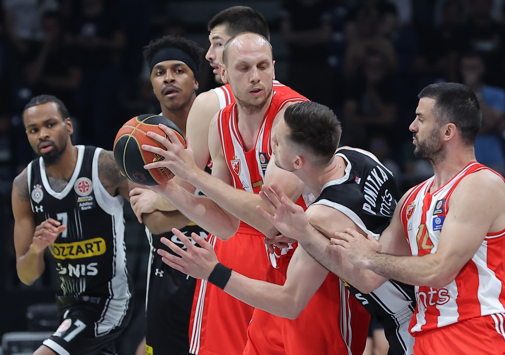 ZVEZDA I PARTIZAN DOBILI POZIVNICE U EVROLIGU Ova vest se čekala nedeljama, navijači mogu da odahnu