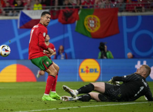 ČESI "POKLONILI" POBEDU Portugalci pisali rekorde, preokretom u 92. minutu došli do pobede na startu Evropskog prvenstva