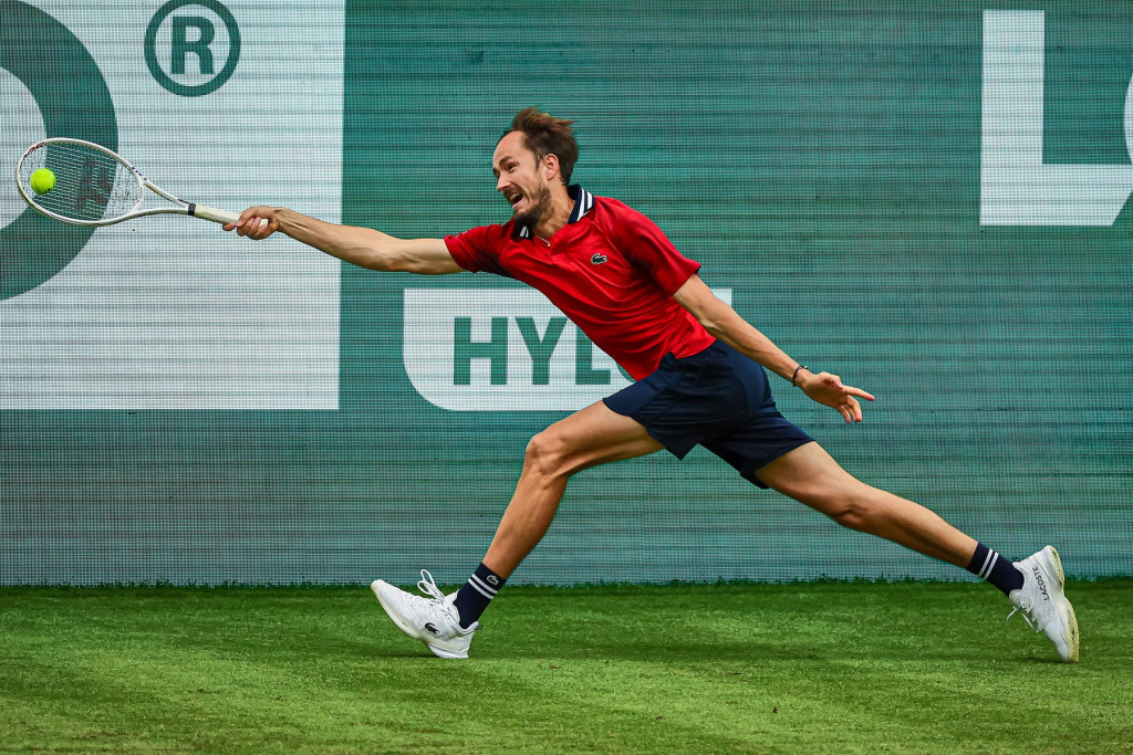 IZNENAĐENJE U HALEU Medvedev eliminisan već u osmini finala