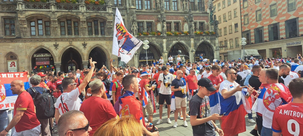 EUFORIJA U MINHENU Posebna organizacija za Srbe bez ulaznice - "orlovi" će imati podršku 20.000 ljudi (FOTO)